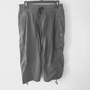 Lululemon Dance Studio Capris Size 10 Gray Pockets